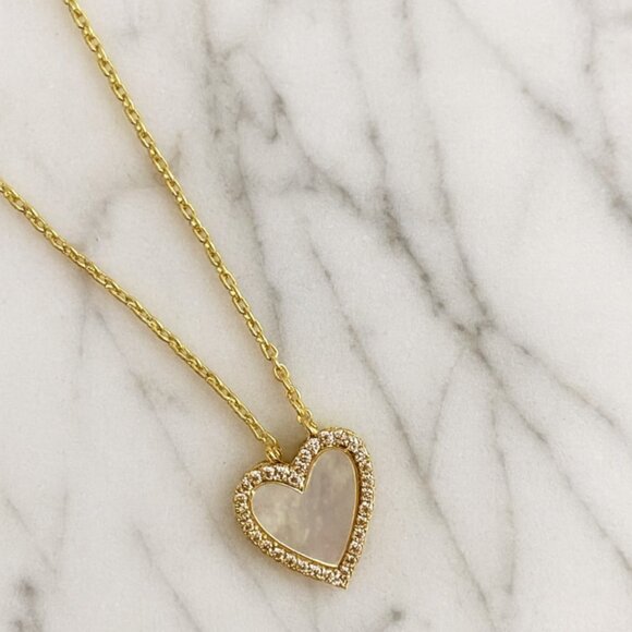 "Alessia" Pearlescent Heart Necklace - Picture 1 of 2